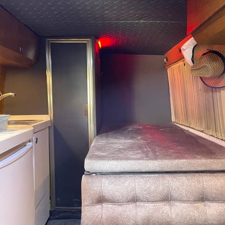 داخل کمپر فولکس LT46 -3 - تصویر کوچک 4-2